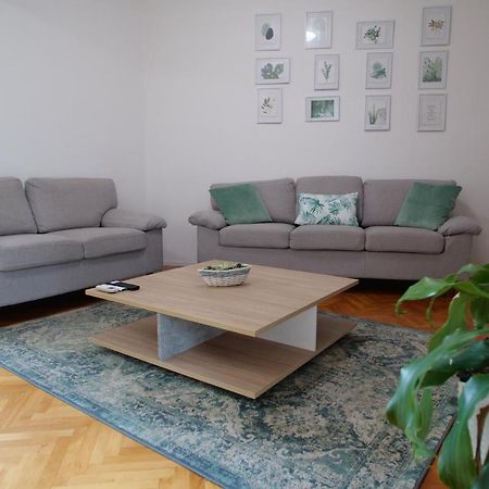 Arena Apartment With 3 Bedrooms In The City Center PUY 외부 사진