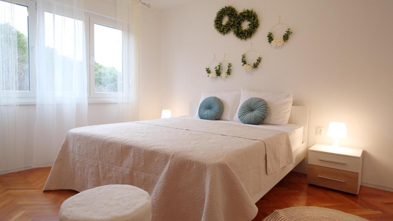 Arena Apartment With 3 Bedrooms In The City Center PUY 외부 사진
