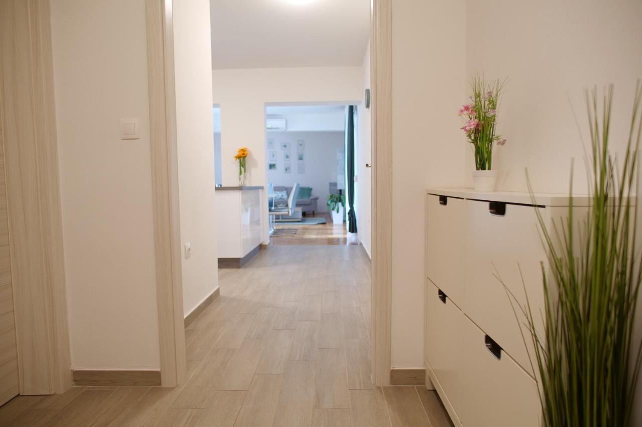 Arena Apartment With 3 Bedrooms In The City Center PUY 외부 사진