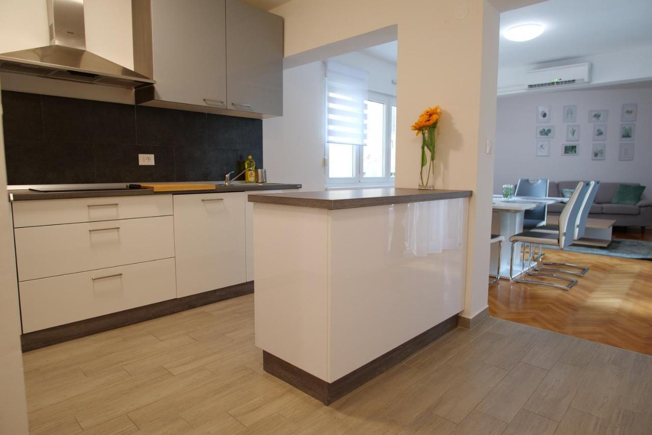 Arena Apartment With 3 Bedrooms In The City Center PUY 외부 사진