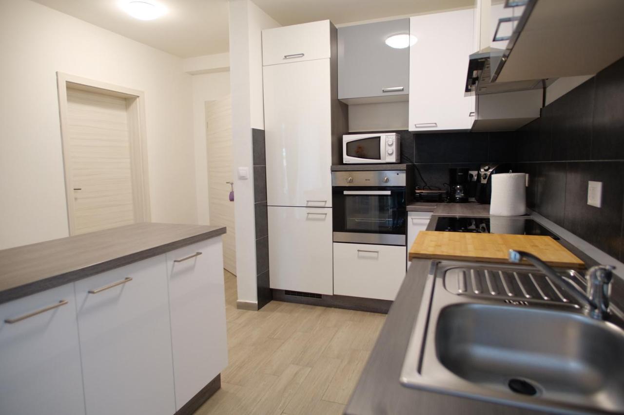 Arena Apartment With 3 Bedrooms In The City Center PUY 외부 사진