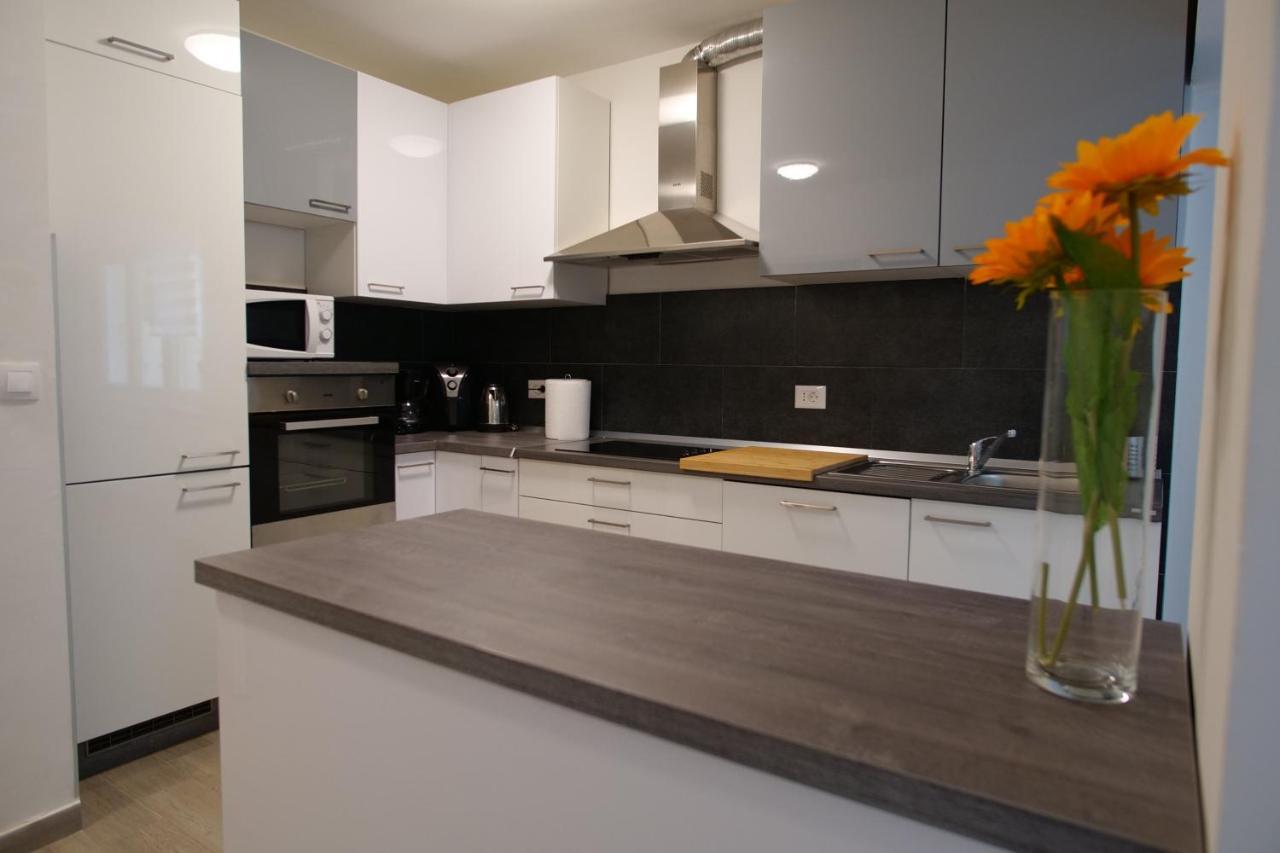 Arena Apartment With 3 Bedrooms In The City Center PUY 외부 사진