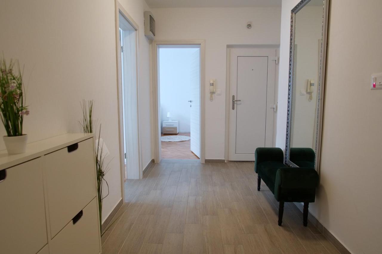 Arena Apartment With 3 Bedrooms In The City Center PUY 외부 사진