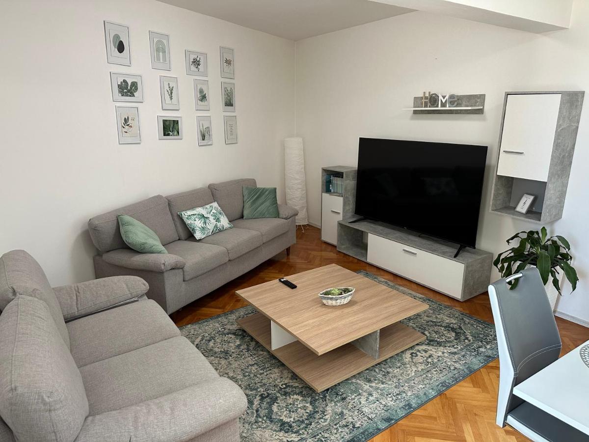 Arena Apartment With 3 Bedrooms In The City Center PUY 외부 사진